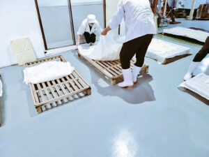 日の丸醸造 蒸米の放冷