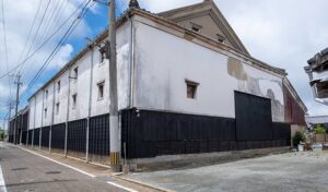 豊村酒造 仕込蔵及び酛取場（しこみぐらおよびもととりば）