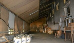 豊村酒造 仕込蔵及び酛取場（しこみぐらおよびもととりば）